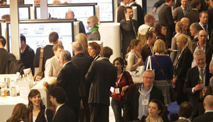 恒雄香料创始人Sam携团队参加 FiAC 2017 (图1)